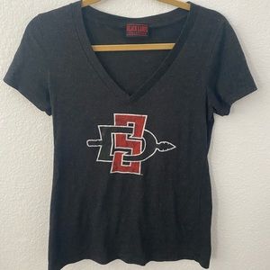SDSU V-Neck T-Shirt🖤
